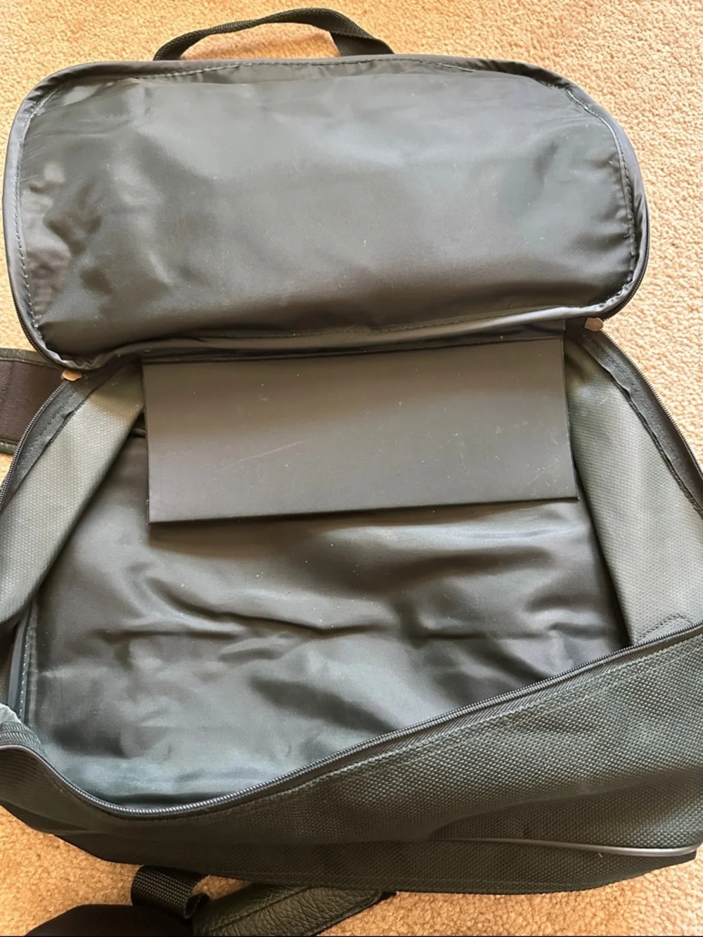 Samsonite Dark Green Laptop Briefcase with Shoulder Strap